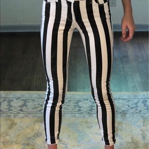 F21 B&W PINSTRIPE SKINNY JEAN